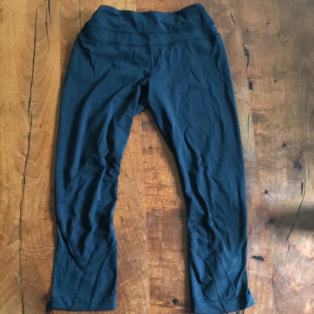 Lulu lemon leggings Capri size 6